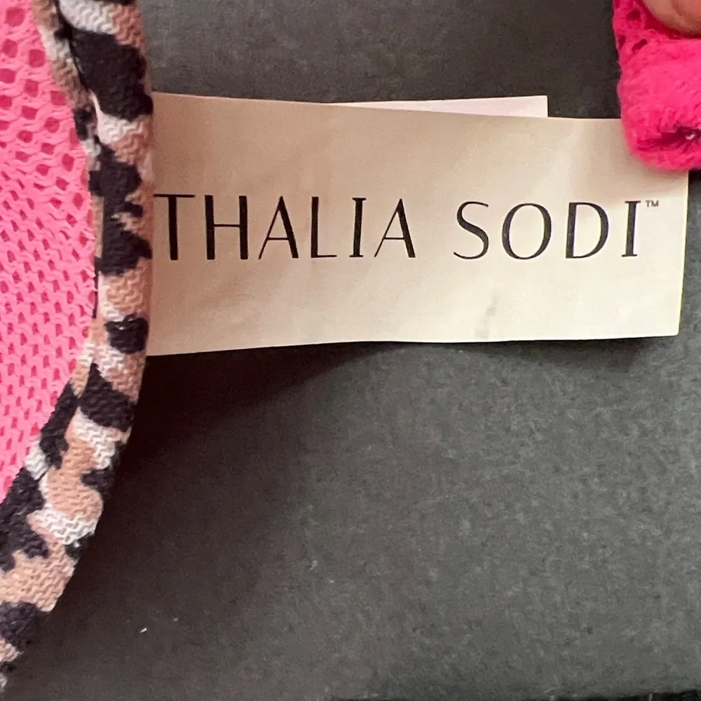 Thalia Sodi chic accessory